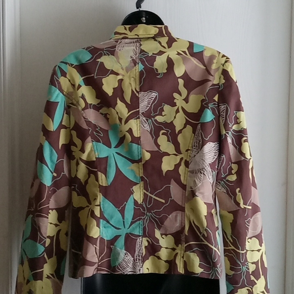 Bianca Nygard | Fashionable Floral Print Jacket - Picture 4 of 8